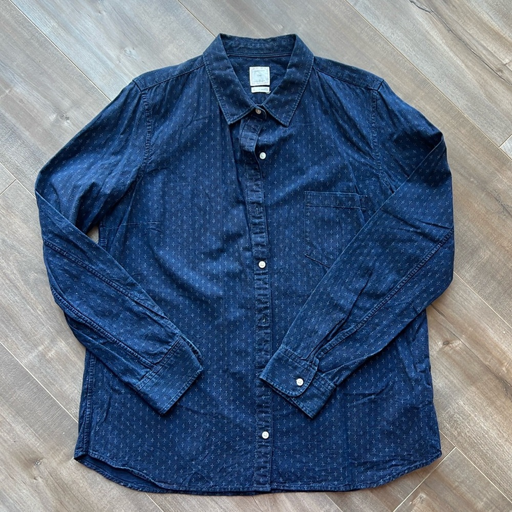 Gap “Fitted Boyfriend” Long-Sleeve Shirt